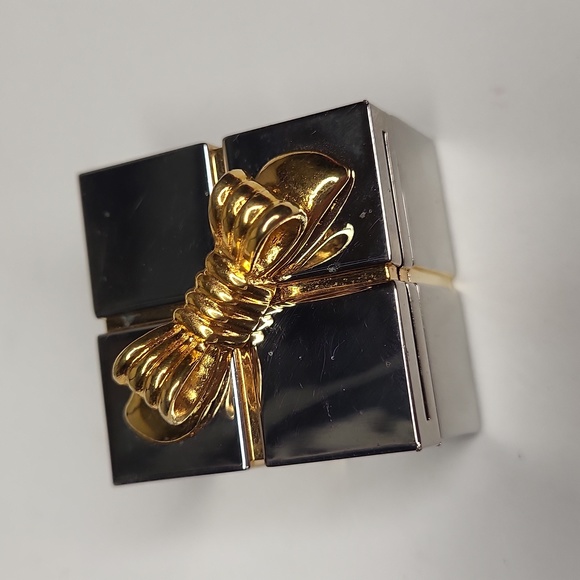 Present Box - Picture 3 of 8